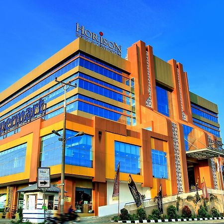 Horison Hotel Pematang Siantar Экстерьер фото