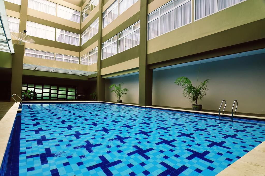 Horison Hotel Pematang Siantar Экстерьер фото