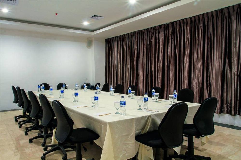 Horison Hotel Pematang Siantar Экстерьер фото